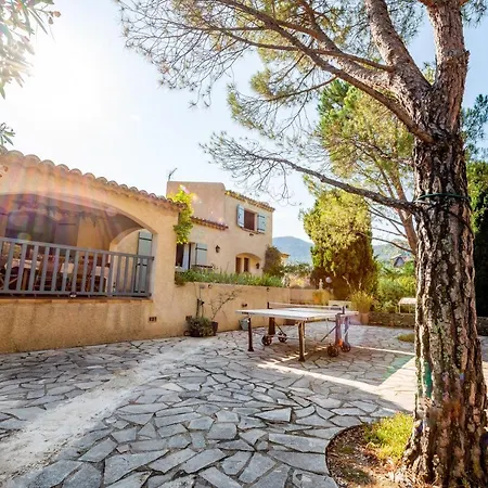 Comfortable Private Garden, Wellness Apartment