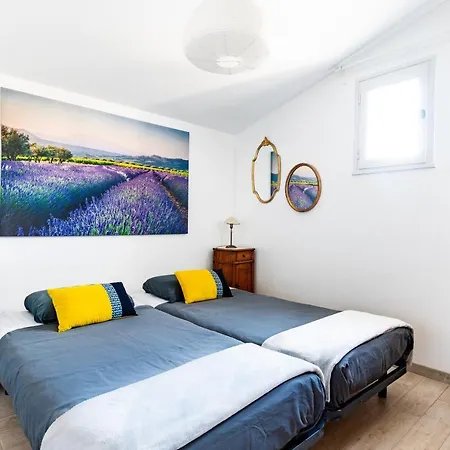 Comfortable Private Garden, Wellness Nyons