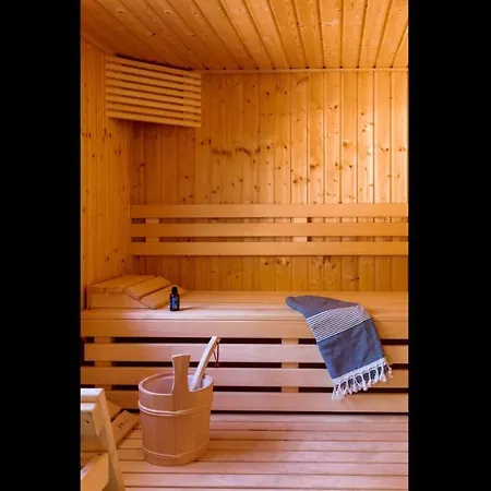 Comfortable Private Garden, Wellness *